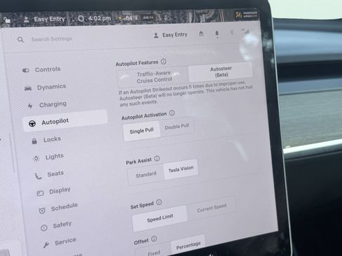 Used 2022 Tesla Model Y Long Range image 82