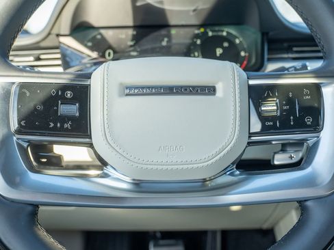 New 2025 Land Rover Range Rover Long Wheelbase SE image 14
