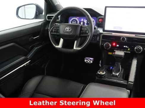 Used 2026 Toyota Tacoma TRD Sport image 32