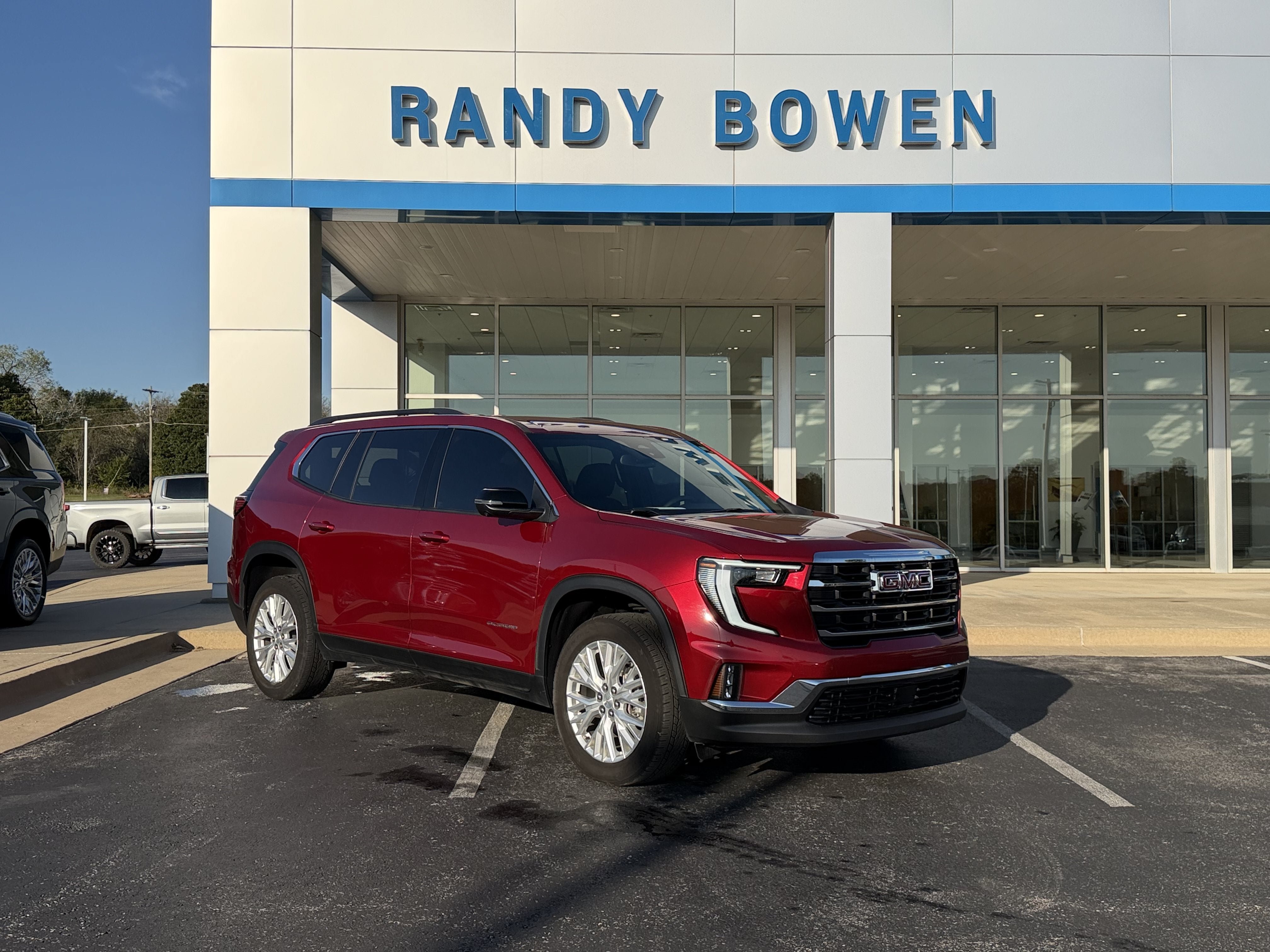 Used 2024 GMC Acadia Elevation FWD image 1