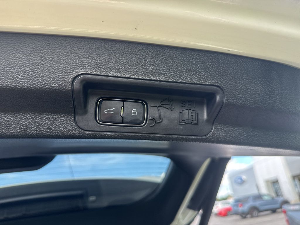 Used 2020 Ford Explorer Limited AWD/4WD image 8