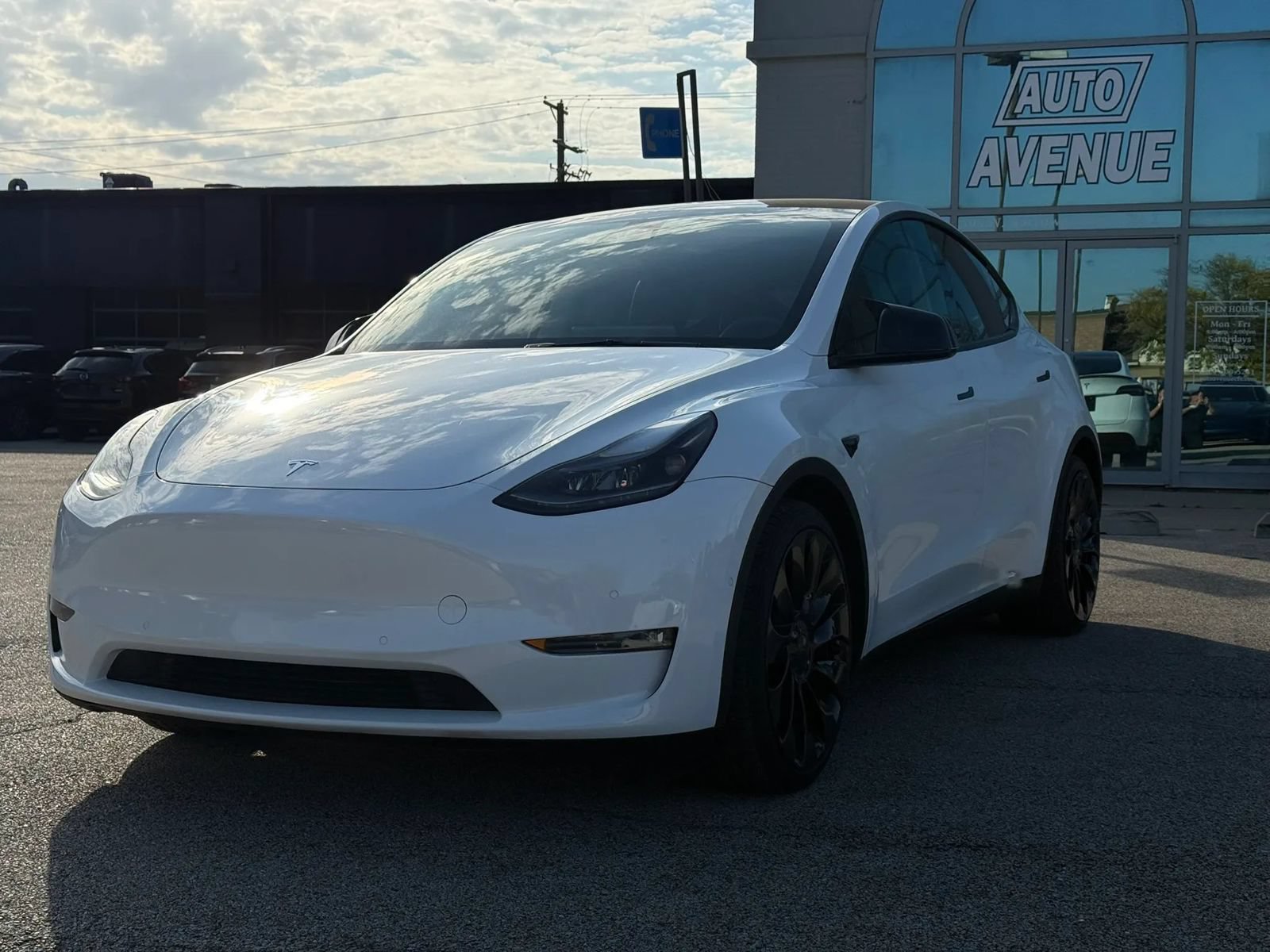 Used 2022 Tesla Model Y Performance AWD/4WD image 3