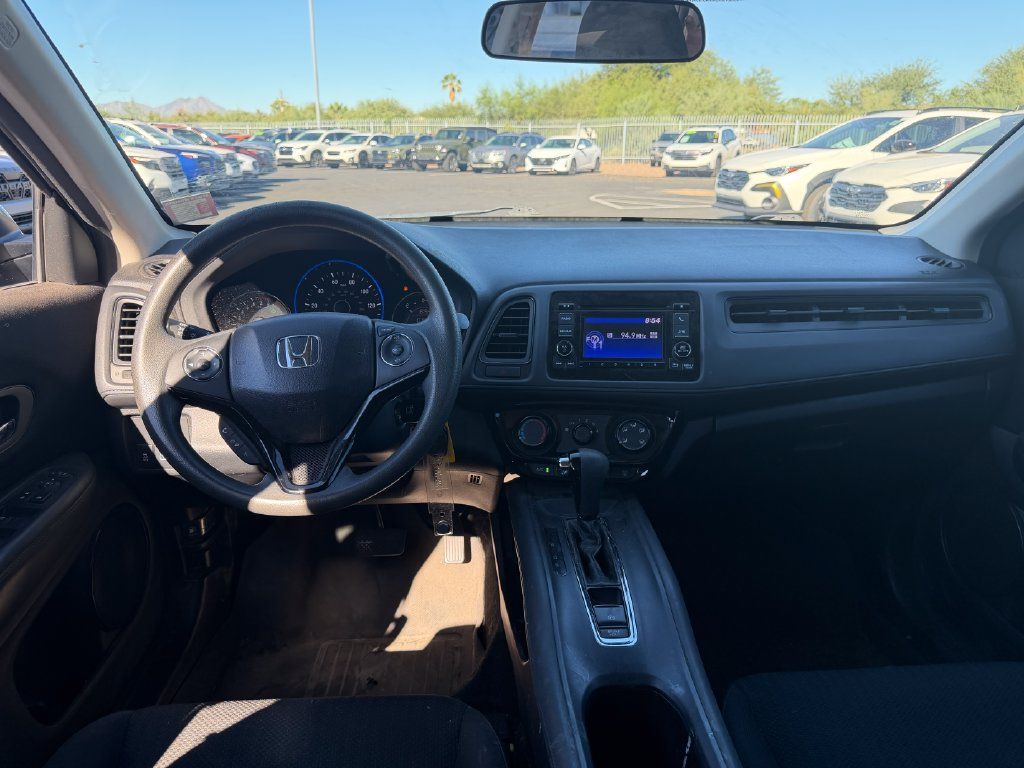 Used 2017 Honda HR-V LX image 7
