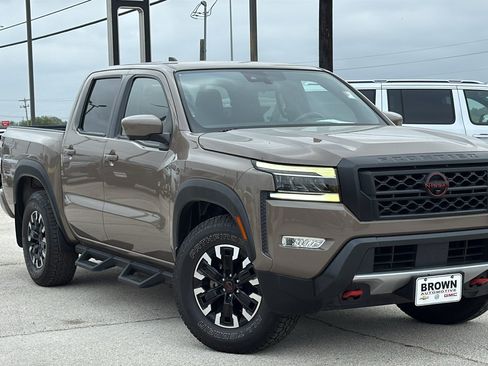 Used 2022 Nissan Frontier Pro-X RWD image 1
