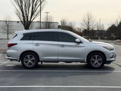 Used 2019 INFINITI QX60 Luxe w/ Essential Package image 8