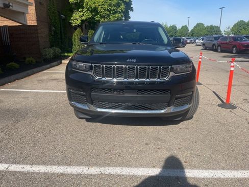 Used 2022 Jeep Grand Cherokee L Limited AWD/4WD image 3