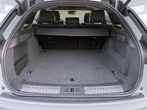 Used 2025 Land Rover Range Rover Velar Dynamic SE image 13