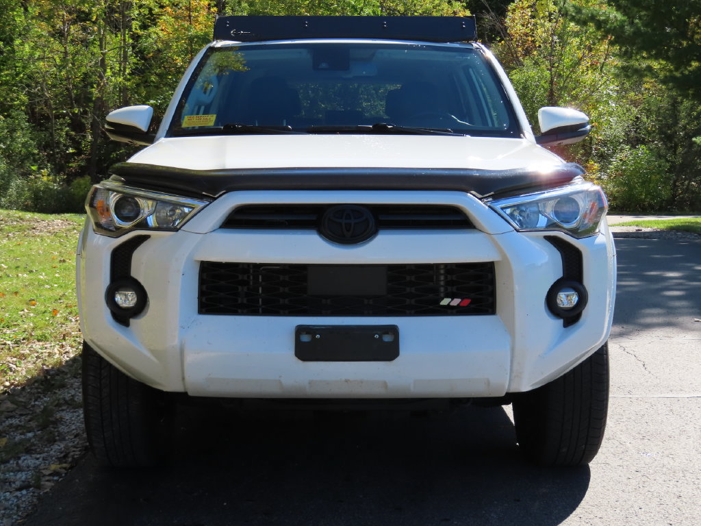 Used 2024 Toyota 4Runner SR5 Premium w/ Moonroof Package AWD/4WD image 4