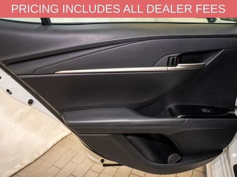Used 2025 Toyota Camry SE FWD image 9