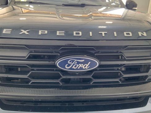 Used 2025 Ford Expedition Max Active RWD image 27