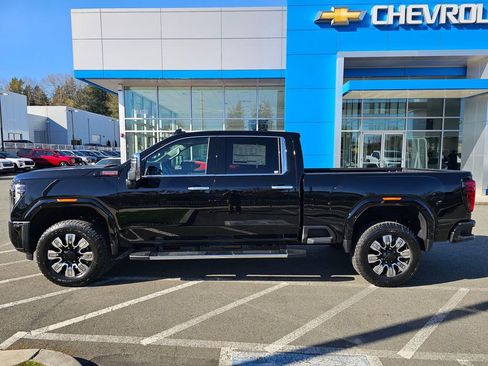 New 2026 GMC Sierra 2500 Denali w/ Denali Reserve Package AWD/4WD image 2