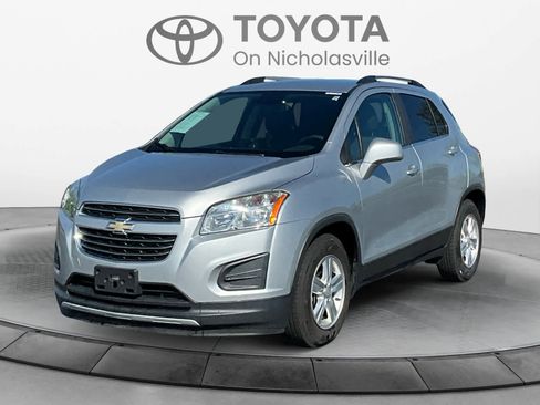 Used 2016 Chevrolet Trax LT w/ LT Convenience Package FWD image 1