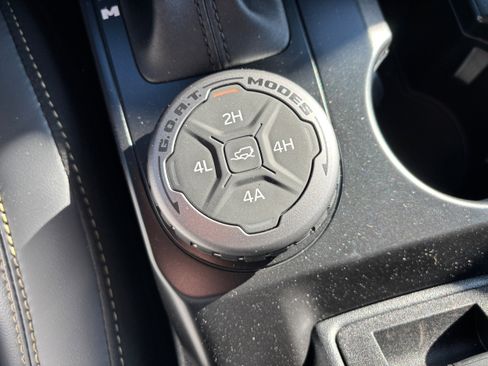 New 2025 Ford Bronco Badlands image 12