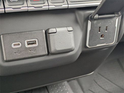 Certified 2023 Chevrolet Silverado 1500 Custom image 23