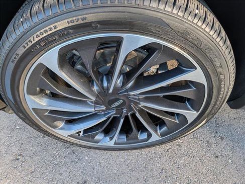 Certified 2023 Lincoln Aviator Reserve w/ Equipment Group 201A image 9