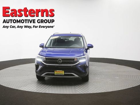 Used 2022 Volkswagen Taos SE w/ Panoramic Sunroof Package FWD image 53