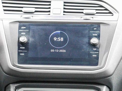 Used 2024 Volkswagen Tiguan SE w/ Panoramic Sunroof Package FWD image 14