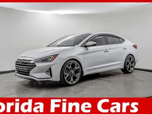 Used 2019 Hyundai Elantra SE image 1