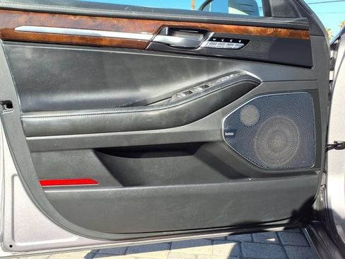 Used 2018 Genesis G90 5.0 Ultimate RWD image 17