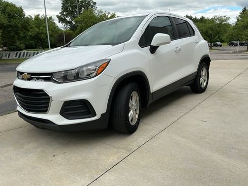 Used 2019 Chevrolet Trax LS w/ Tint and Cruise Package AWD/4WD image 7