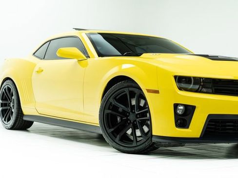 Used 2013 Chevrolet Camaro ZL1 image 3