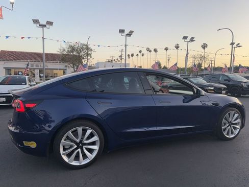 Used 2017 Tesla Model 3 Long Range image 4