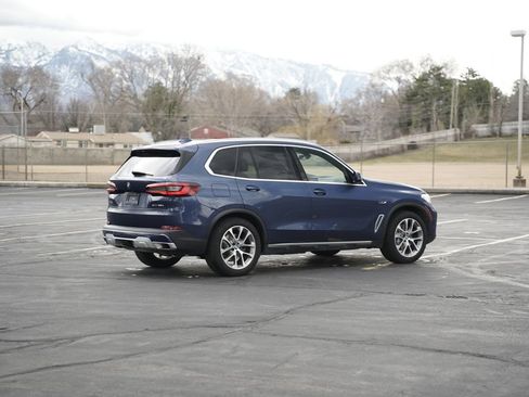 Used 2023 BMW X5 xDrive45e image 5