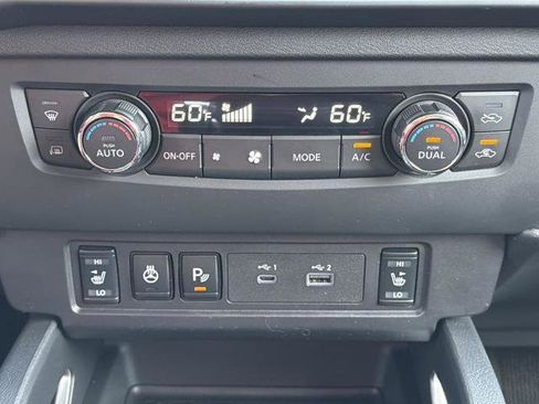 Certified 2025 Nissan Frontier SV w/ SV Convenience Package RWD image 6