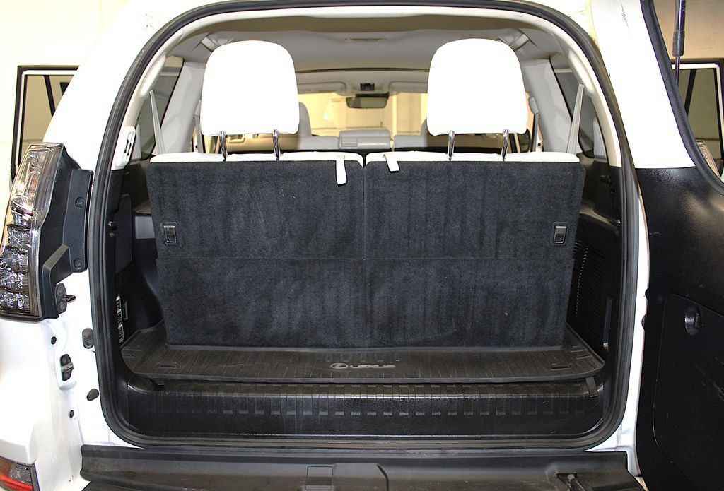 Used 2022 Lexus GX 460 Premium w/ Premium Plus Package AWD/4WD image 36