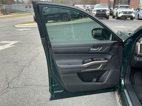 Used 2024 Nissan Pathfinder Platinum w/ Cargo Package image 11