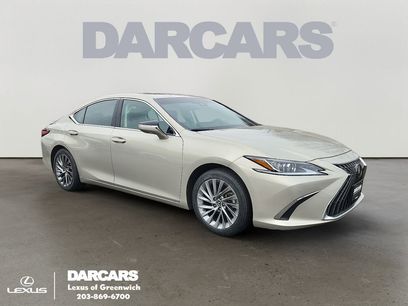 Used 2024 Lexus ES 300h w/ Luxury Package