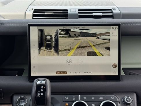 Used 2023 Land Rover Defender 110 75th Limited Edition image 4