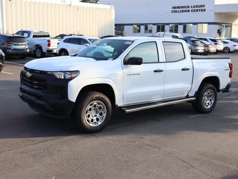 Used 2026 Chevrolet Colorado W/T w/ Advanced Trailering Package AWD/4WD image 6
