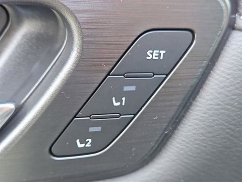 New 2025 Nissan Armada SL w/ Captain's Chari Seat Package image 8