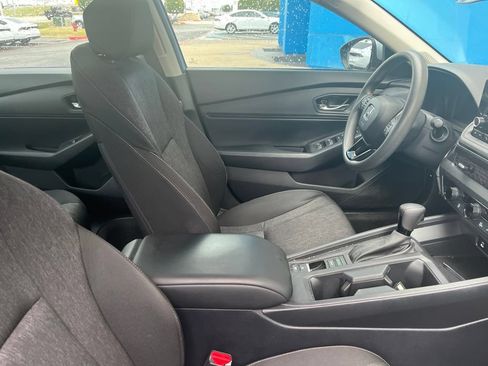 Used 2023 Honda Accord EX image 4