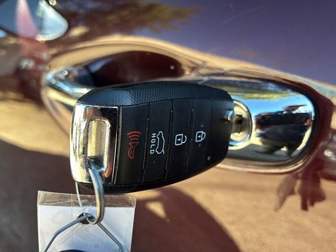 Used 2019 Kia Sorento LX w/ 3rd Row, Keyless Entry, image 35