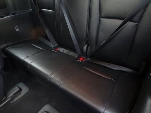 Used 2022 Toyota Highlander XLE image 12