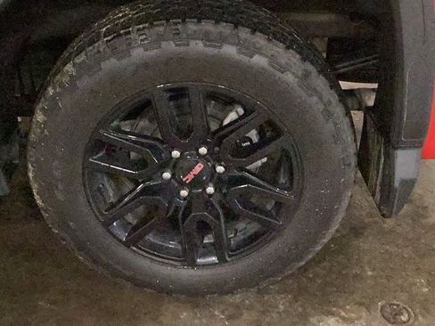 Used 2025 GMC Sierra 1500 Elevation image 7