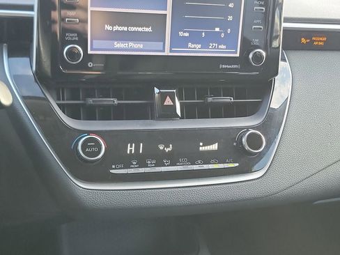 Used 2021 Toyota Corolla LE image 18