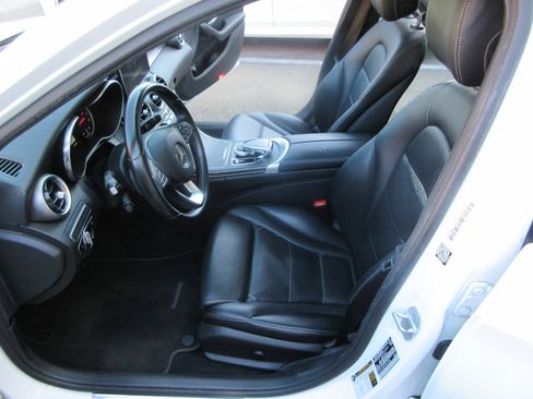 Used 2015 Mercedes-Benz C 300 Sedan image 7
