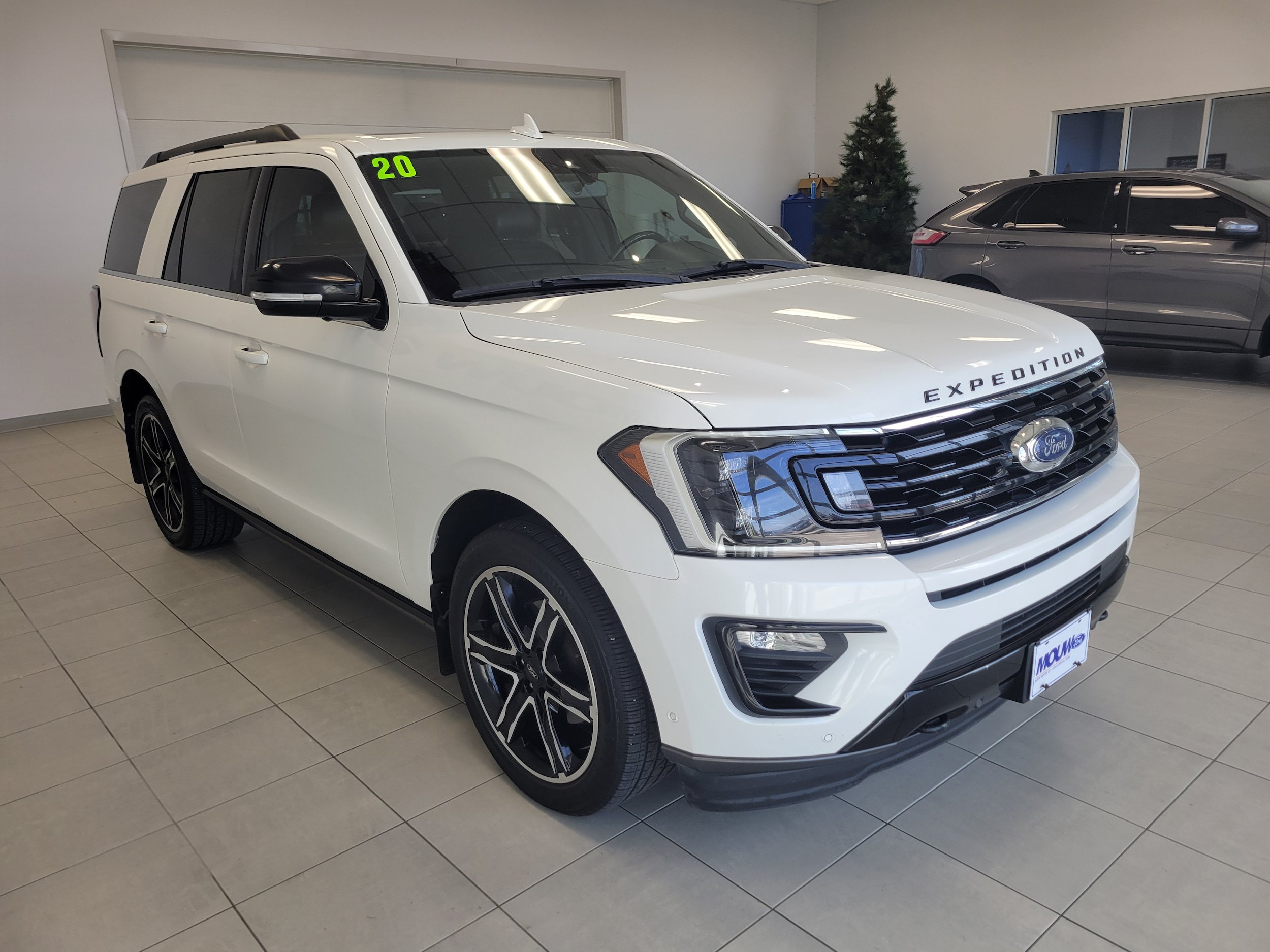 Used 2020 Ford Expedition Limited w/ Equipment Group 303A AWD/4WD image 4