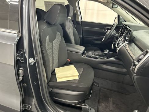 Certified 2023 Kia Sorento LX AWD/4WD image 23