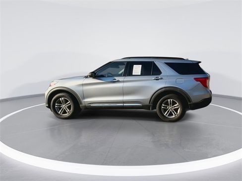 Used 2020 Ford Explorer XLT w/ Comfort Package image 7