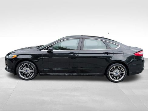 Used 2014 Ford Fusion SE w/ Equipment Group 202A FWD image 2