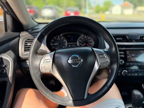 Used 2014 Nissan Altima 2.5 SV FWD image 14