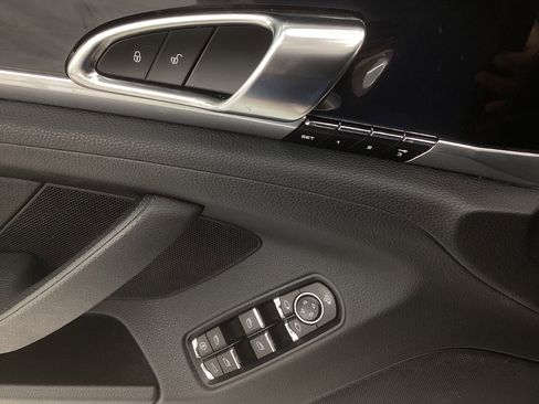Used 2013 Porsche Panamera S image 35