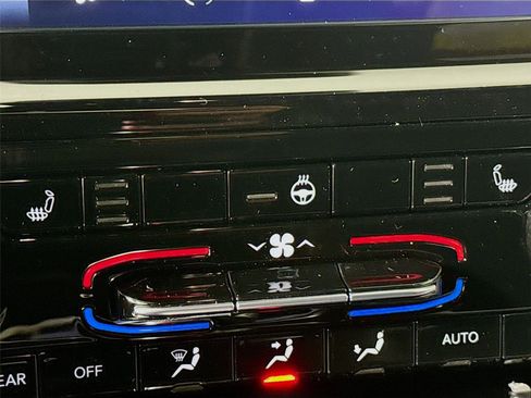 New 2025 Jeep Grand Cherokee Laredo X w/ Luxury Tech Group I image 23