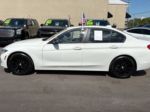 Used 2018 BMW 320i xDrive Sedan w/ Convenience Package AWD/4WD image 2