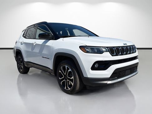 Used 2023 Jeep Compass Limited AWD/4WD image 7