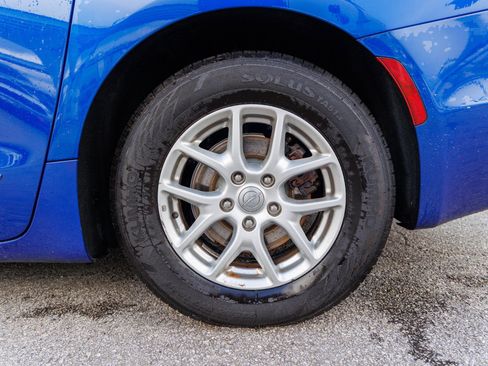 Used 2020 Chrysler Pacifica Touring-L image 12